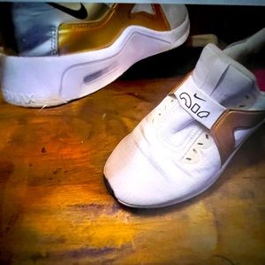 Women’s Nike air max